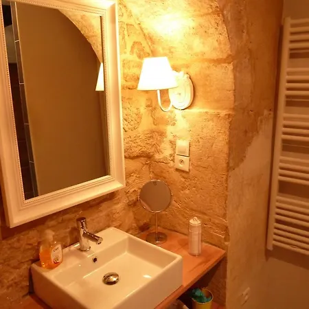 L Elegant Medieval